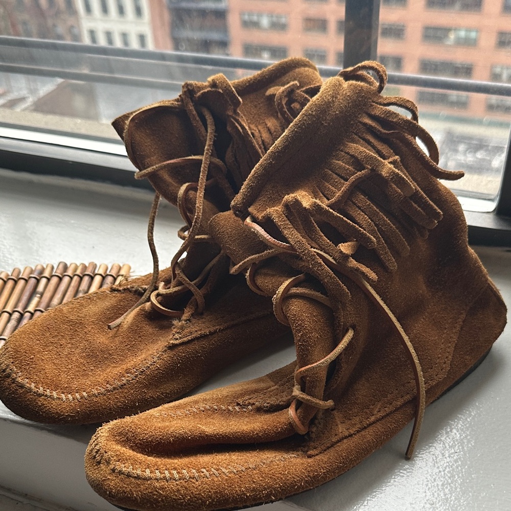 Fringe Suede Moccasin Boots - Cognac Brown - Picture 2 of 4